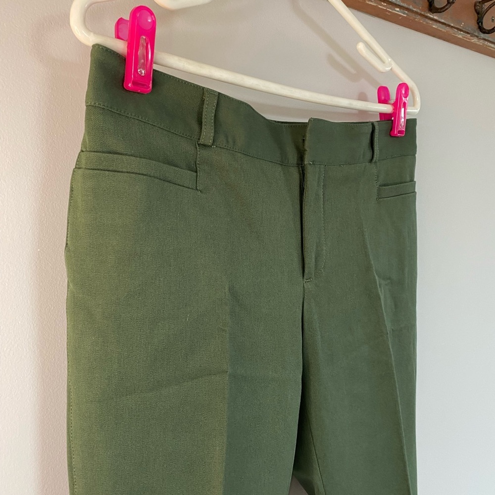 Banana Republic Sloan Slim Pant - Army Green with 3 Button Ankle Detail Size 4